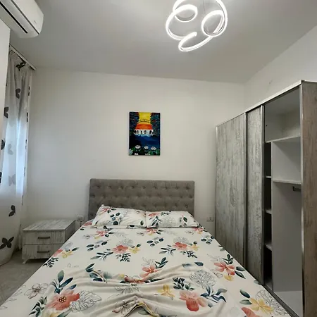 6 B